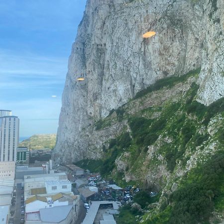 Cp Top Floor Luxury Studio With Spa And Pool Gibraltar Exteriör bild