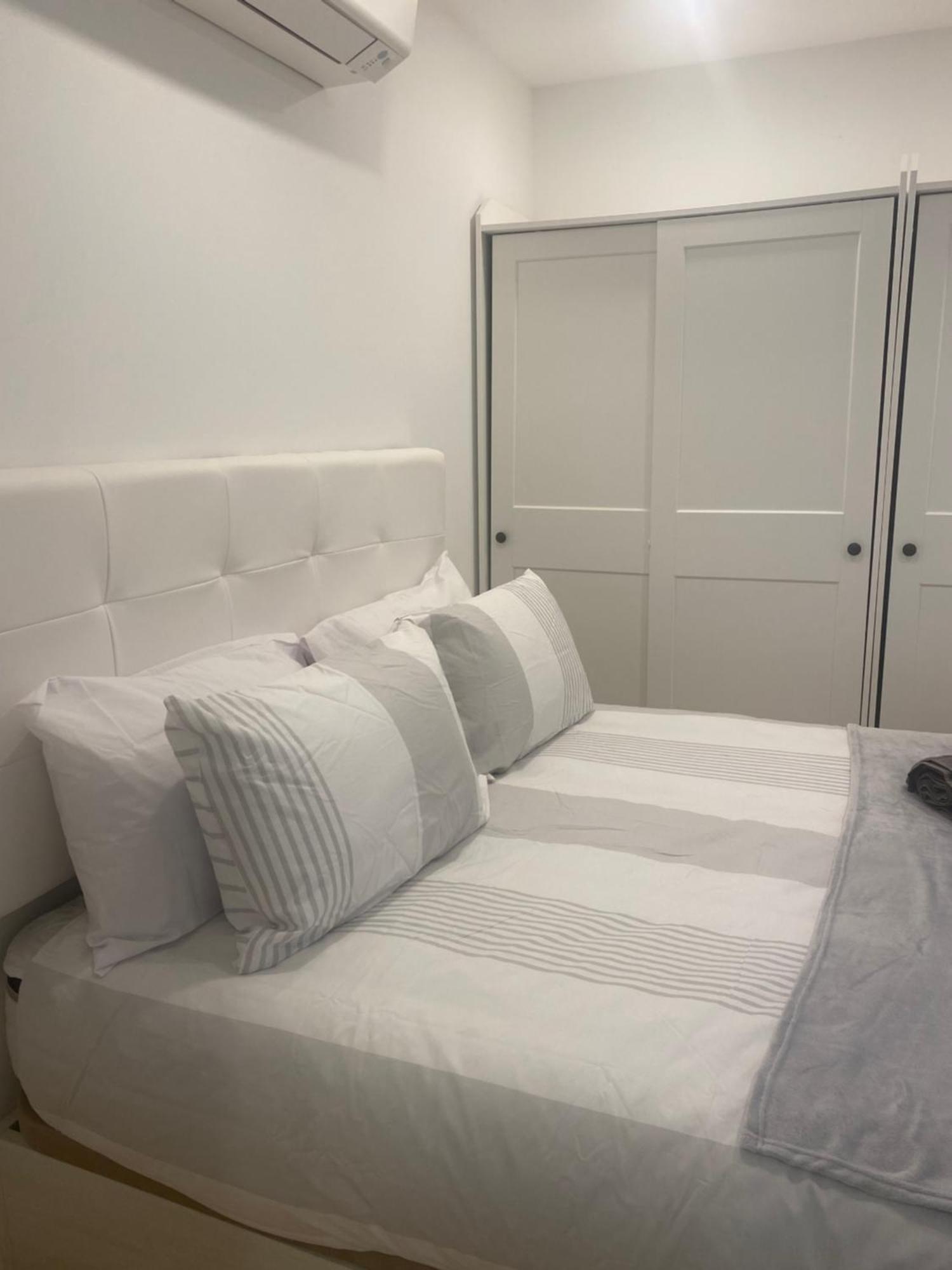 Cp Top Floor Luxury Studio With Spa And Pool Gibraltar Exteriör bild
