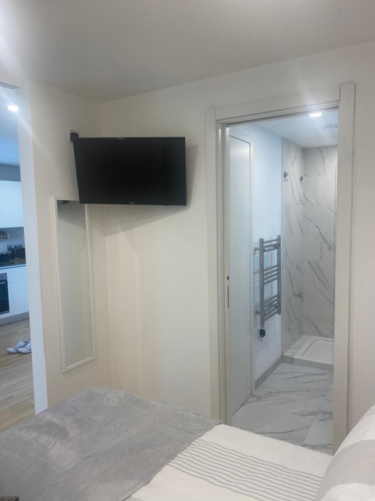 Cp Top Floor Luxury Studio With Spa And Pool Gibraltar Exteriör bild