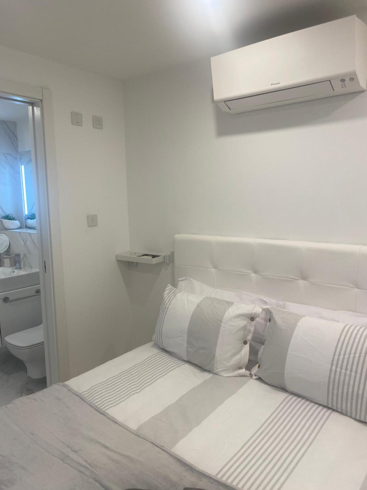 Cp Top Floor Luxury Studio With Spa And Pool Gibraltar Exteriör bild